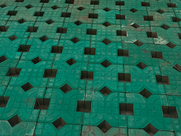 八字植草砖生产